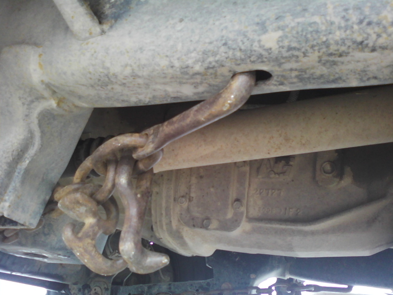 Proper J-Hook attachment on bottom of frame.